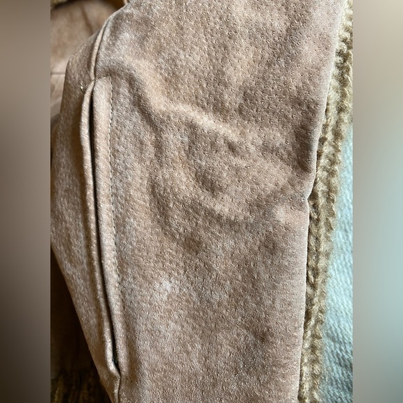 Banff Ltd Suede Vest Sweater Bee Women’s Size Medium - Picture 7 of 7